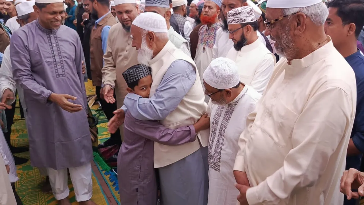 জামায়াত আমিরের ঈদুল ফিতরের সালাত আদায় ও শুভেচ্ছা বিনিময়
