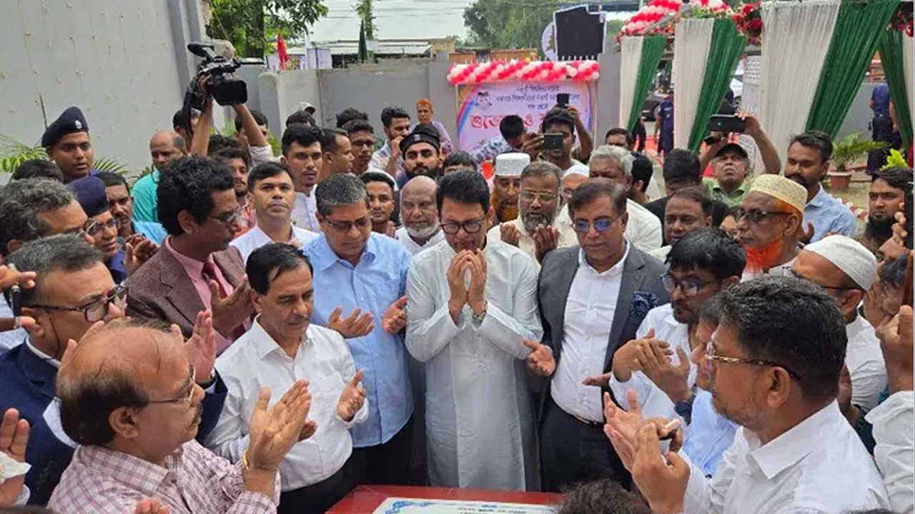 নওগাঁ বিশ্ববিদ্যালয়ের শিক্ষা কার্যক্রমের উদ্বোধন