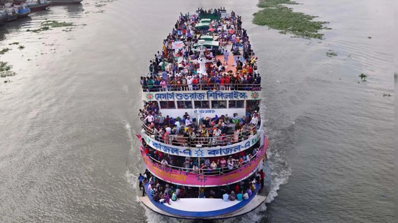 ঈদ যাত্রায় নৌযানে অতিরিক্ত ভাড়া নিলে কঠোর শাস্তি