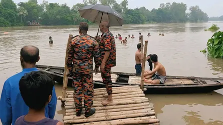 নওগাঁয় আত্রাই নদীতে গোসল করতে নেমে বৃদ্ধা নিখোঁজ