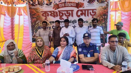এনায়েতপুরে শতাধিক বৃক্ষরোপণের মধ্য দিয়ে ‘কৃষ্ণচূড়া মোড়’-এর যাত্রা শুরু