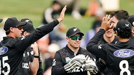 ৪২ বছর পর ইংল্যান্ডকে হোয়াইটওয়াশ করল নিউজিল্যান্ড