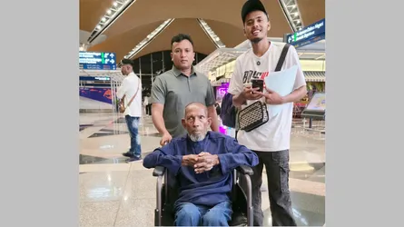 নিখোঁজের ২৭ বছর পর দেশে ফিরলেন প্রবাসী বাংলাদেশী