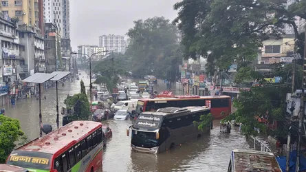 প্রকৃতির ‘প্রতিশোধে’ দুই মেগাসিটি দিশেহারা