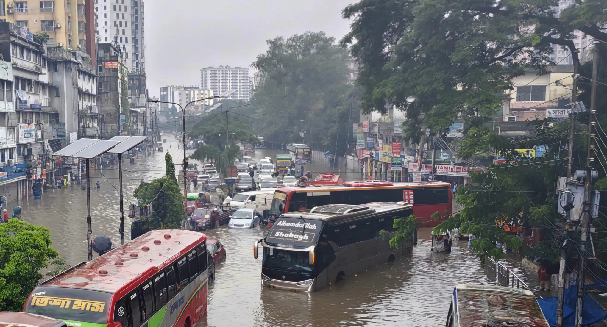 প্রকৃতির ‘প্রতিশোধে’ দুই মেগাসিটি দিশেহারা
