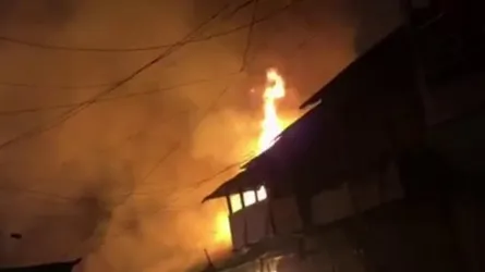 লক্ষ্মীপুরে অগ্নিকাণ্ডে ২০ দোকান পুড়ে ছাই, কোটি টাকার ক্ষয়ক্ষতি