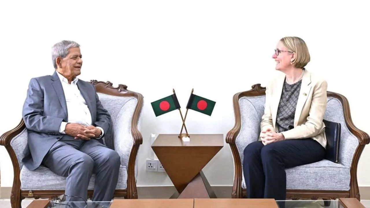 গণতন্ত্র শক্তিশালী করতে সহযোগিতার আশ্বাস যুক্তরাজ্যের
