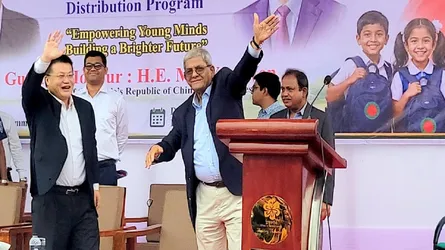 আমাদেরকে নিজের পায়ে দাঁড়াতে হবে