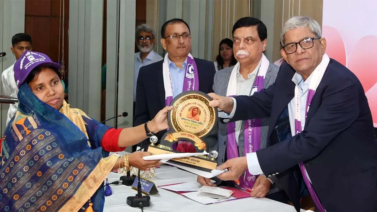 নারীর ক্ষমতায়নে কাজ করে যাচ্ছে সরকার