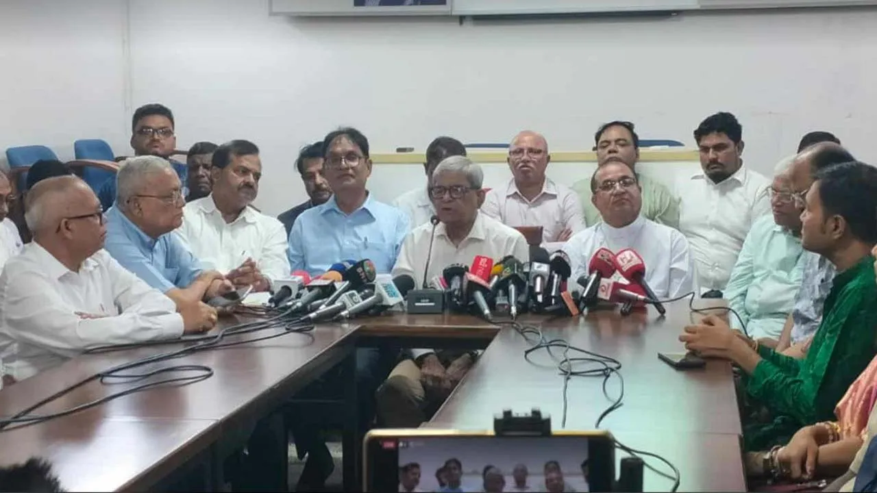 পিআর পদ্ধতি ব্যক্তির প্রতিনিধি পছন্দের স্বাধীনতা খর্ব করে, দলকে পছন্দ করতে হয়