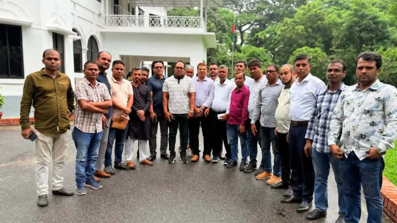 মির্জা ফখরুলের সাথে পদবঞ্চিত যুবদল নেতাদের সাক্ষাৎ