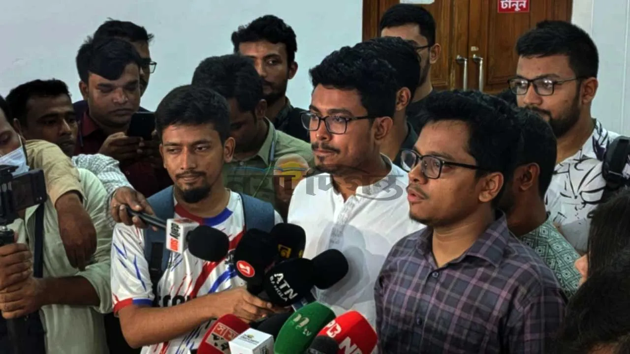 মনোনয়নপত্র সংগ্রহের সময় বাড়ানো প্রশাসনের পক্ষপাতী আচরণ : ফরহাদ