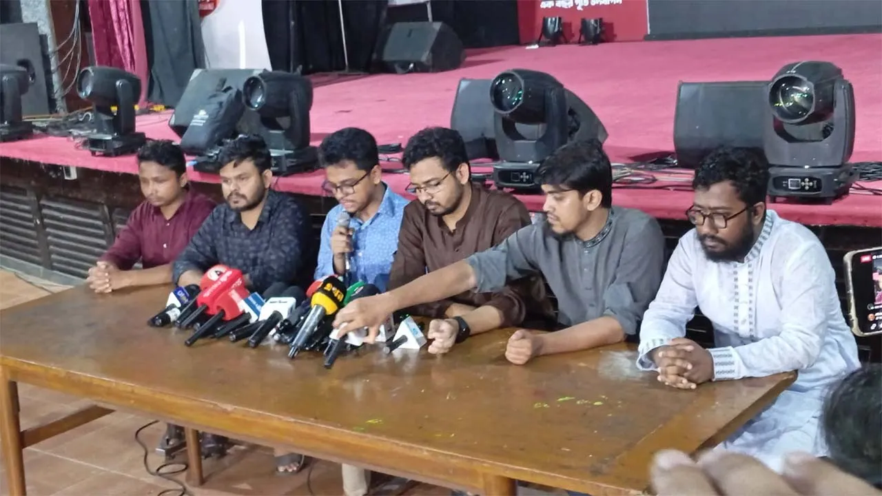 বামপন্থীদের ‘বর্ণচোরা’ বললেন ঢাবি শিবির সভাপতি