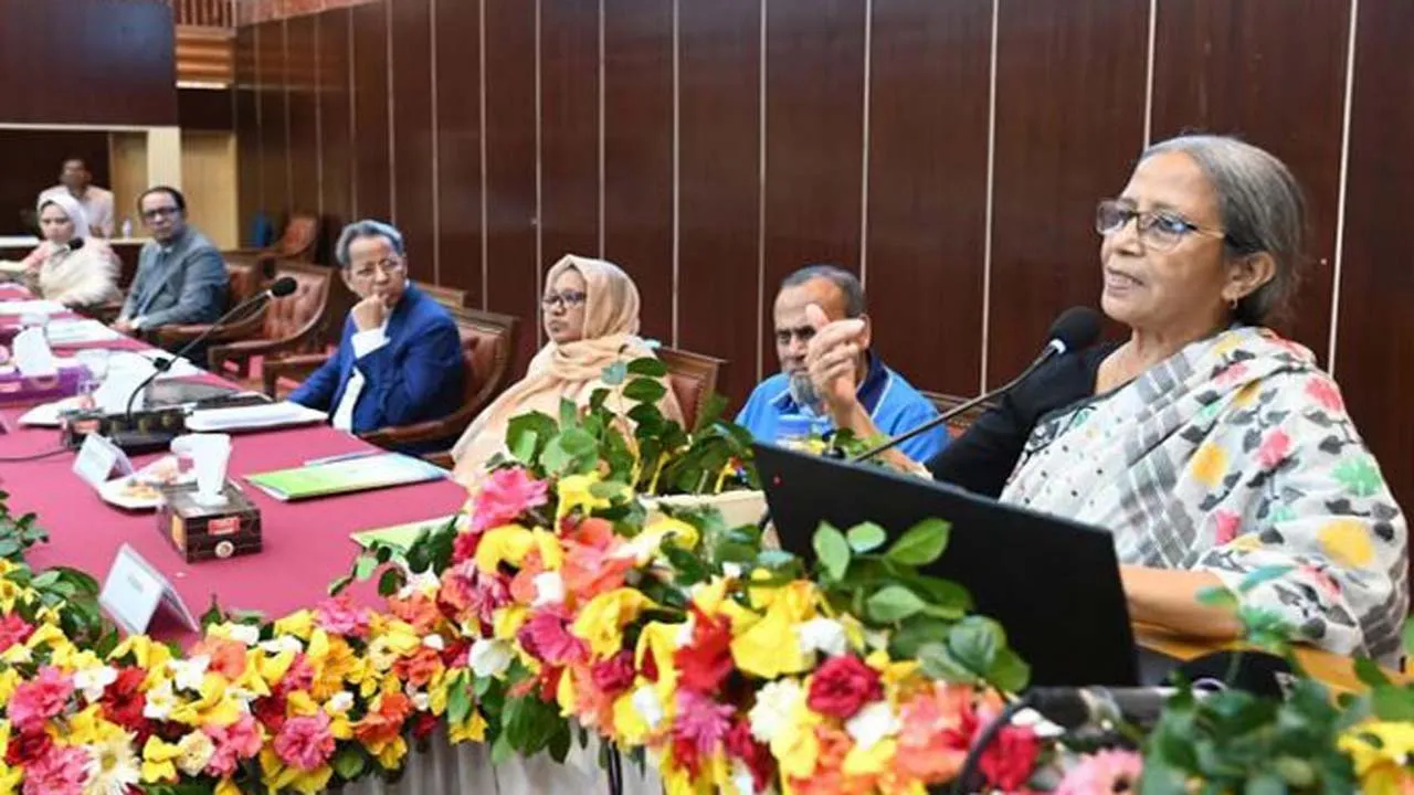জলাতঙ্ক রোগ নিয়ে আতঙ্কিত না হয়ে সচেতনতা বাড়াতে হবে : মৎস্য উপদেষ্টা