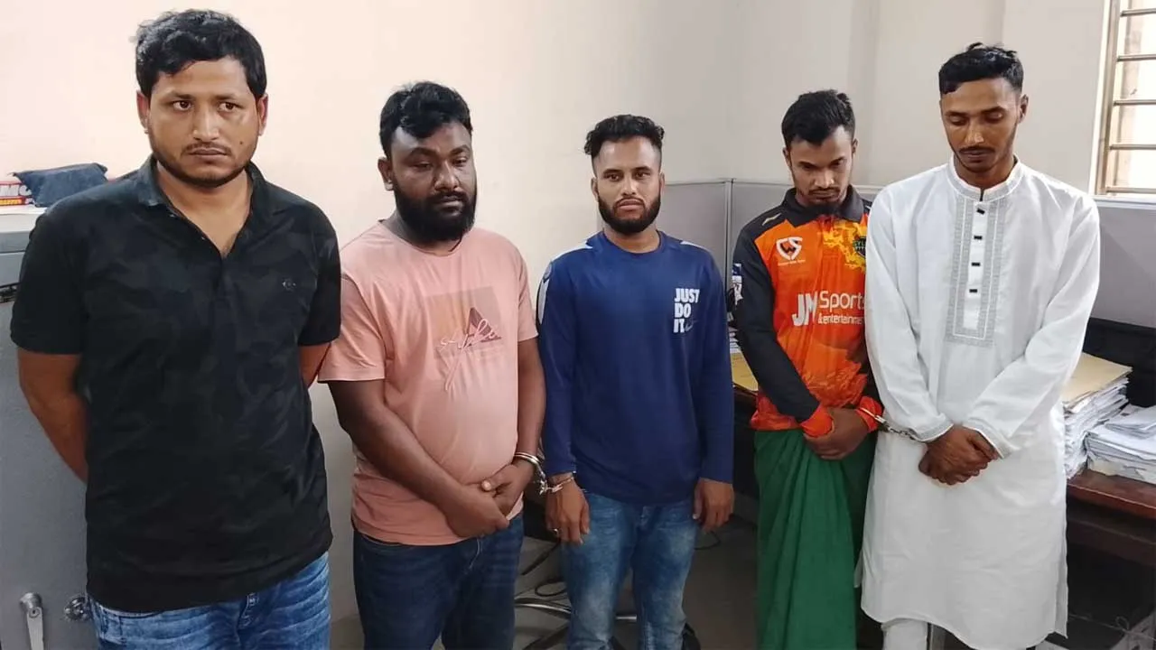 ফরিদপুরে ১০ সহস্রাধিক ইয়াবাসহ  আটক ৫