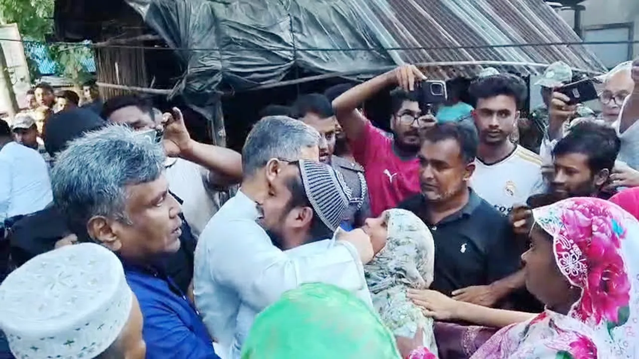 ভাঙ্গায় নিহত সুমনের বাড়িতে এমপি বাবুল, সুষ্ঠু বিচারের আশ্বাস