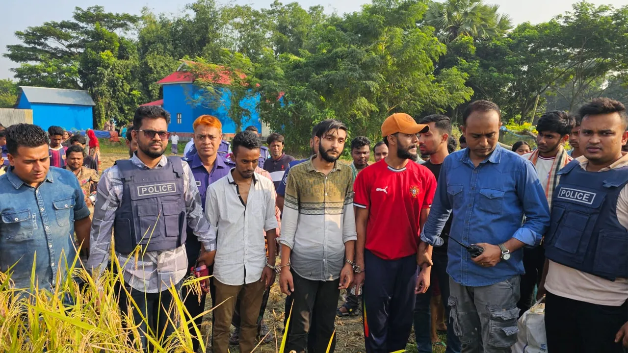 ফরিদপুরের ভাঙ্গায় বোমা তৈরির সরঞ্জামসহ আটক ৩