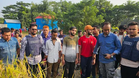 ফরিদপুরের ভাঙ্গায় বোমা তৈরির সরঞ্জামসহ আটক ৩