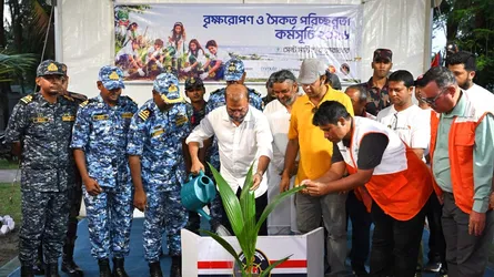 সেন্টমার্টিনে কোস্ট গার্ডের তত্ত্বাবধানে বৃক্ষরোপণ কর্মসূচির উদ্বোধন করলেন পরিবেশ প্রতিমন্ত্রী