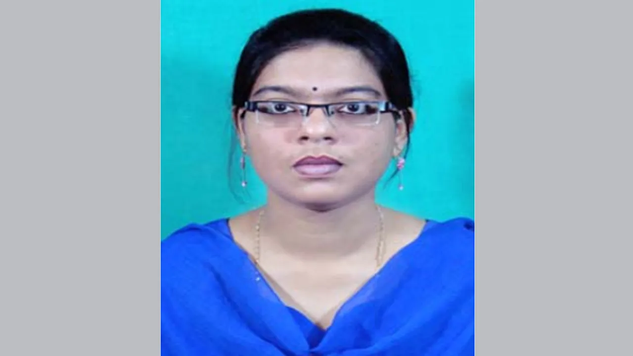 কেঁচো সার প্রকল্পে অনিয়ম : কালীগঞ্জের কৃষি কর্মকর্তা ফারজানাকে বদলি