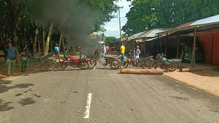 ফটিকছড়ির হরতালে অচল ঢাকা-খাগড়াছড়ি মহাসড়ক