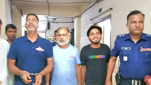 ফতুল্লায় ঝুট নিয়ে গোলাগুলি, যুবদলের সভাপতিসহ গ্রেফতার ৩