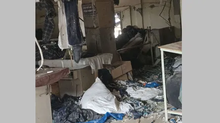 ফতুল্লায় গার্মেন্টসে বয়লার বিস্ফোরণে আহত ১০, সড়ক অবরোধ