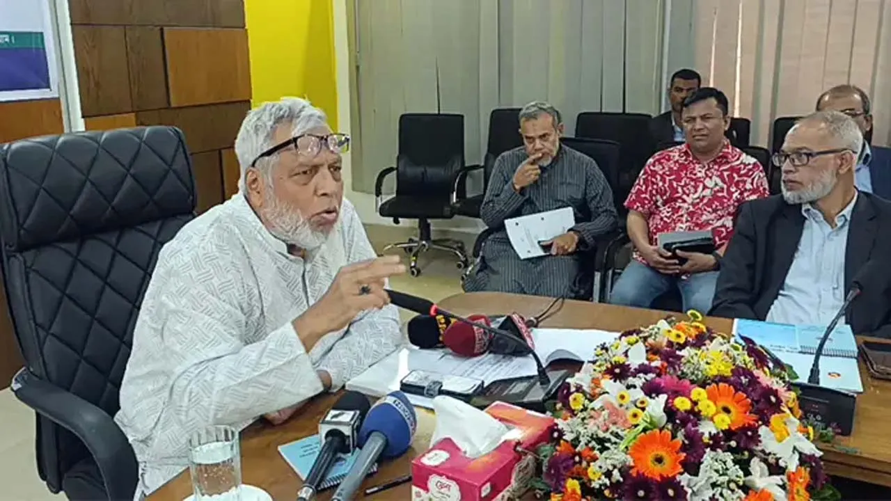 সড়কে চাপ কমাতে ২০ শতাংশ পরিবহন রেল-নৌপথে নিয়ে আসতে হবে