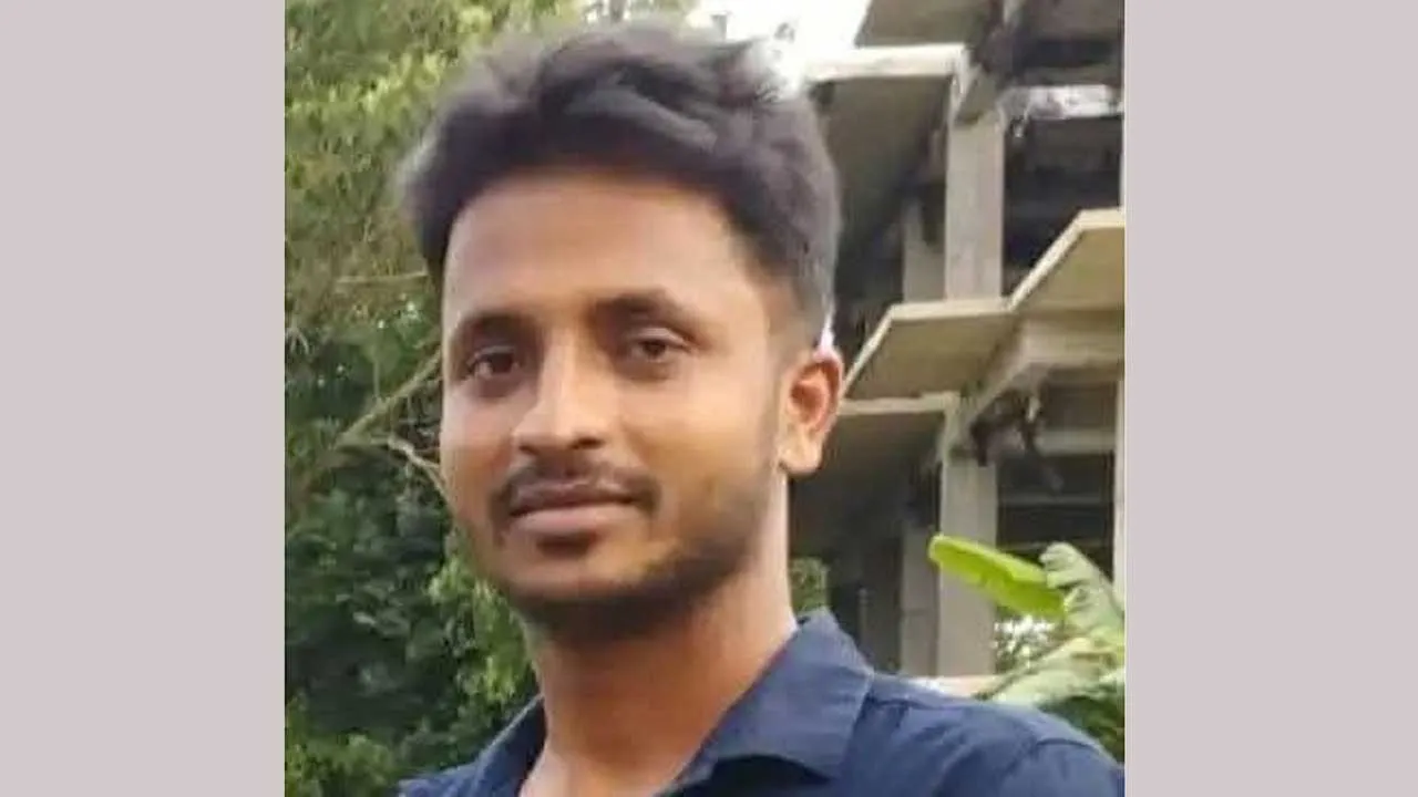 ফেনীতে ছাত্রদল নেতার বাড়ি পোড়ানোর অভিযোগে যুবদল নেতা বহিষ্কার