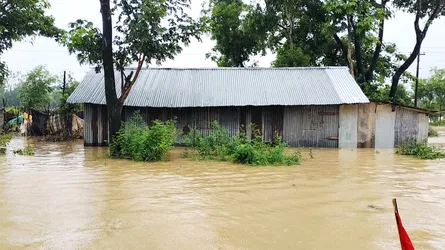 ভারতের পাহাড়ি ঢলে বন্যা নিয়ন্ত্রণ বাঁধ ভেঙে ফেনীর ৩৫ গ্রাম প্লাবিত