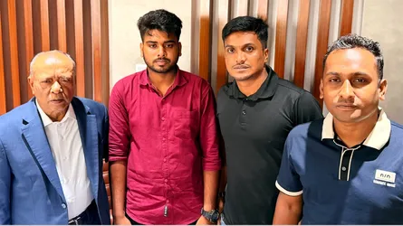 ফেনীতে আওয়ামী নির্যাতনে বিতাড়িত ছাত্রদল নেতার পাশে পরিবেশ মন্ত্রী