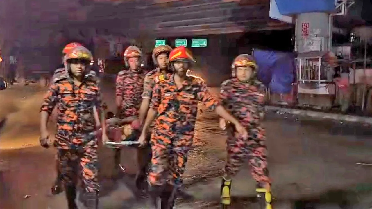 ছিনতাইকারীদের কবলে অজ্ঞান যুবক, উদ্ধার করল ফায়ার সার্ভিস