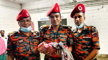 অগ্নিকাণ্ডে নিহত ফায়ারফাইটার নুরুল হুদার ঘরে জন্ম নিলো পুত্র সন্তান