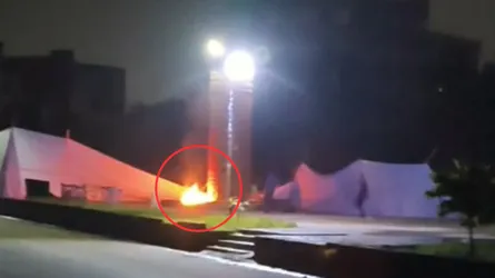 নারায়ণগঞ্জে জুলাই শহীদ স্মৃতিস্তম্ভে আগুন