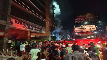 খুলনা সিটি মেডিক্যালে আগুন, নিয়ন্ত্রণে ১১ ইউনিট