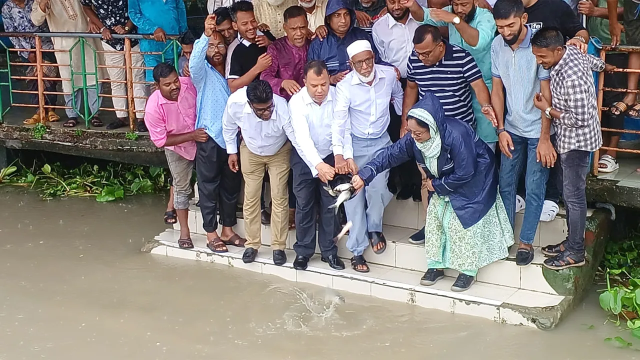 ঝালকাঠিতে বিএনপির প্রতিষ্ঠাবার্ষিকীতে মাছের পোনা অবমুক্ত