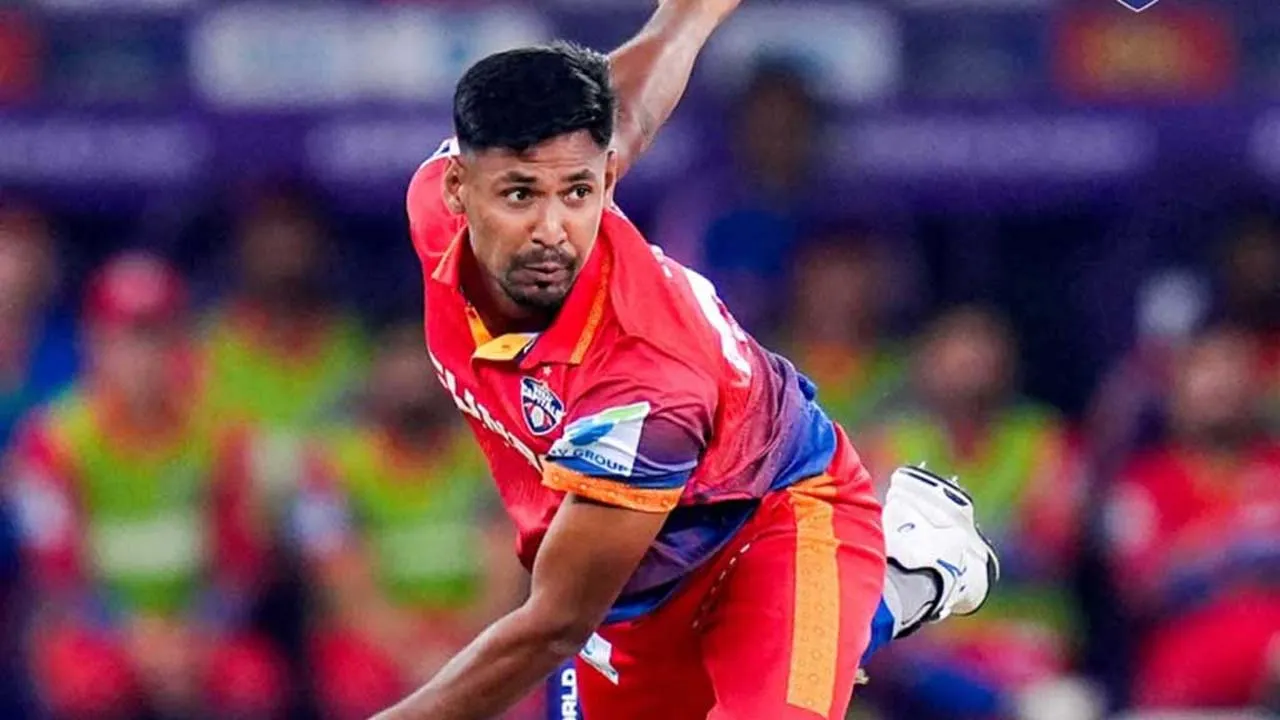 ১ রানে ৩ উইকেট নিয়েও দলকে জেতাতে পারলেন না মোস্তাফিজ