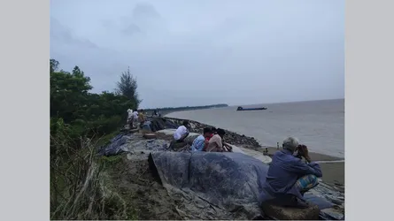 বাঁশখালীতে কৃষি ও মৎস্য খাতেই ক্ষতি ১০৪ কোটি টাকা, ভেঙেছে ১১ হাজার ঘরবাড়ি