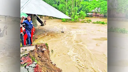 বিস্তীর্ণ অঞ্চলে বন্যার শঙ্কা