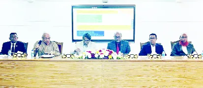 সরকারের ফ্যাসিস্ট হয়ে ওঠার পথ বন্ধ করতেই এ গণভোট : আলী রীয়াজ
