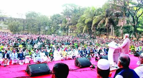 নারী-পুরুষ সবাই মিলে গড়ে তুলব আগামীর বাংলাদেশ