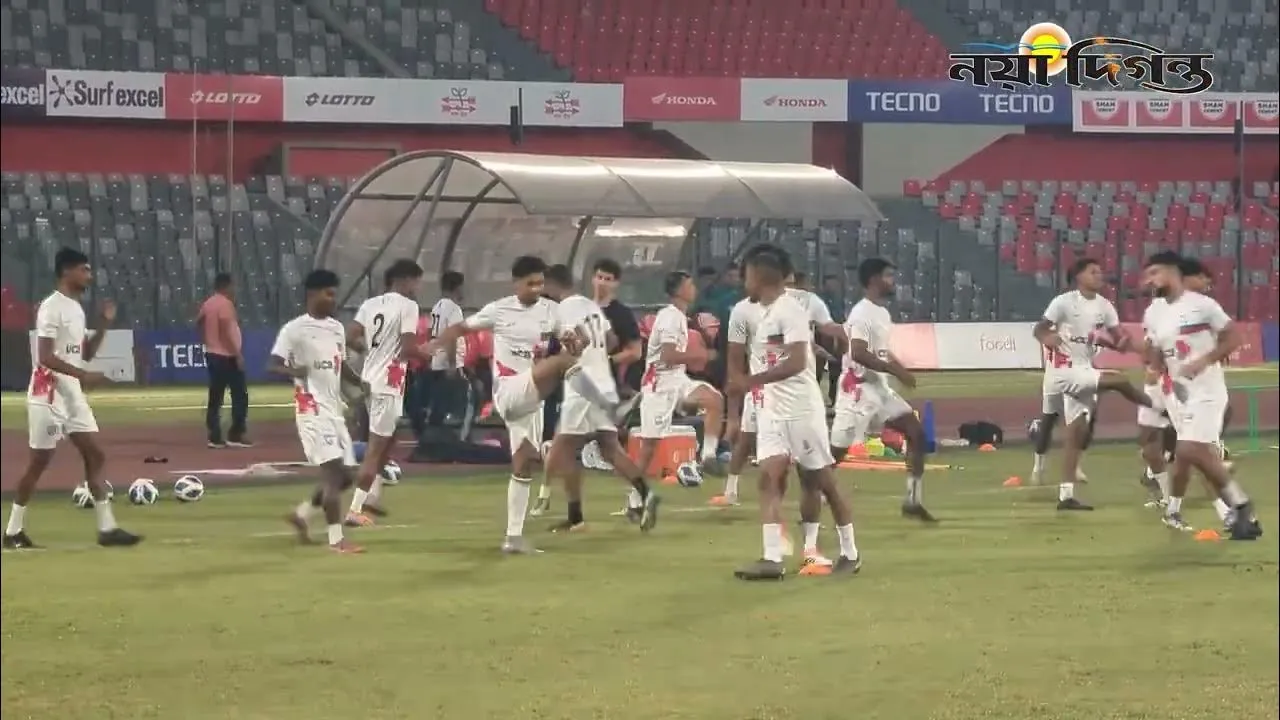 জাতীয় স্টেডিয়ামে অনুশীলনে দেশের ফুটবলের আইকন হামজা-শমিতরা