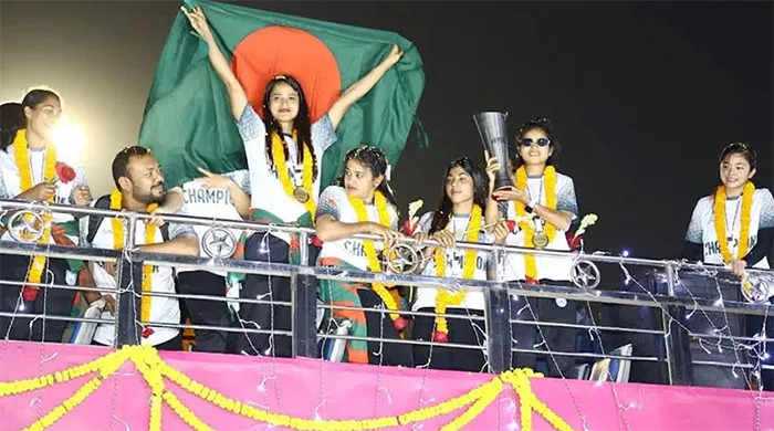 দেশে ফিরল সাফজয়ী বাংলাদেশ নারী ফুটসাল দল