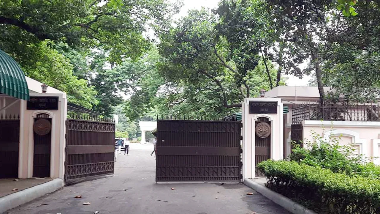 ১৩ রাজনৈতিক দল ও একটি জোটের সাথে বৈঠকে ইউনূস