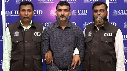 গ্রাহকের অজান্তে ক্রেডিট কার্ড উত্তোলন-অর্থ আত্মসাৎ, সাবেক ব্যাংক কর্মকর্তা গ্রেফতার
