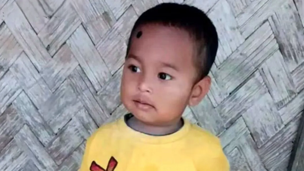 পারিবারিক কলহ নিরসনে বৈঠক চলাকালে পুকুরে ডুবে শিশুর মৃত্যু