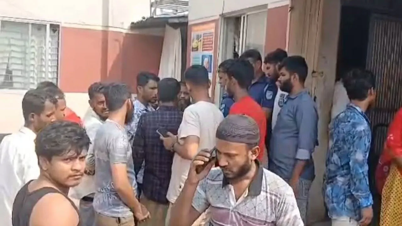 ফতুল্লায় সেপটিক ট্যাঙ্কে নেমে ২ শ্রমিকের মৃত্যু