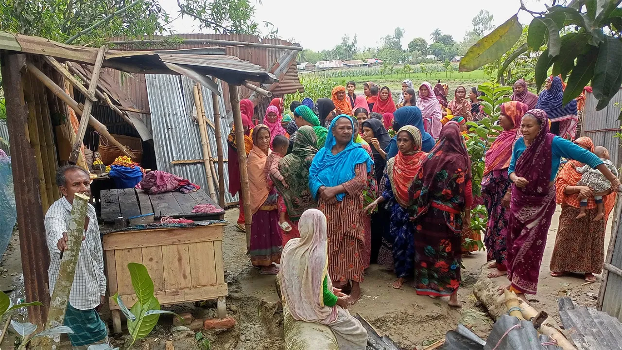 ফুলবাড়ীতে কালবৈশাখী ঝড়ে গৃহবধূর মৃত্যু