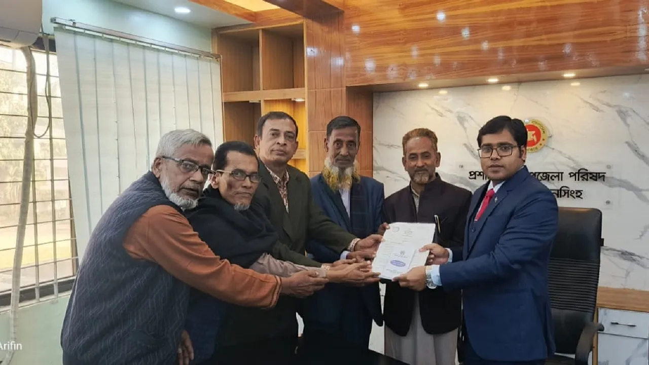 ময়মনসিংহ-১০ (গফরগাঁও) আসনে বিএনপির সম্ভাব্য প্রার্থী বাচ্চুর মনোনয়ন পত্র সংগ্রহ