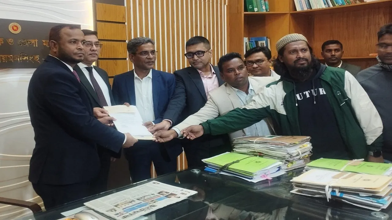 ময়মনসিংহ-১০ আসনে বিএনপি আক্তারুজ্জামান বাচ্চুর মনোনয়ন পত্র দাখিল